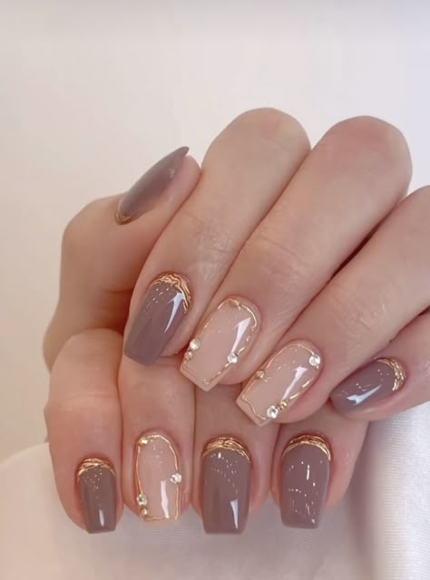 Nail Art Designs For Tan Skin, Nail Ideas For Tan Skin, Nail Art Tan Skin, Nails For Tanned Skin, Tan Nails Design, Chic Gel Nails, Tan Skin Nails, Tan Nail Designs, Tattoos And Nails