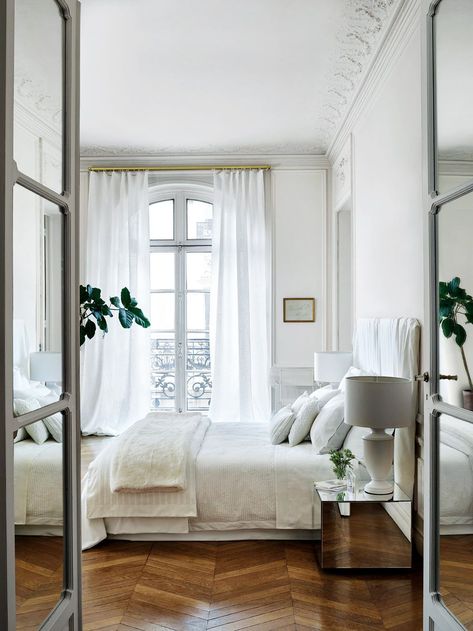 Parisian bedroom with Classic white linens via Zara Home Parisian Bedroom Ideas, Parisian Bedroom Decor, Parisian Bedroom, Parisian Decor, Paris Bedroom, French Bedroom, Style Français, Wooden Floors, Apartment Style