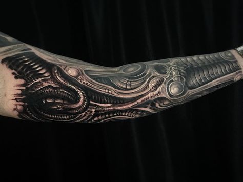 Hr Giger Tattoo, Giger Tattoo, Hr Giger Alien, Hr Giger Art, Giger Alien, Giger Art, H.r. Giger, Biomechanical Tattoo, Alien Tattoo