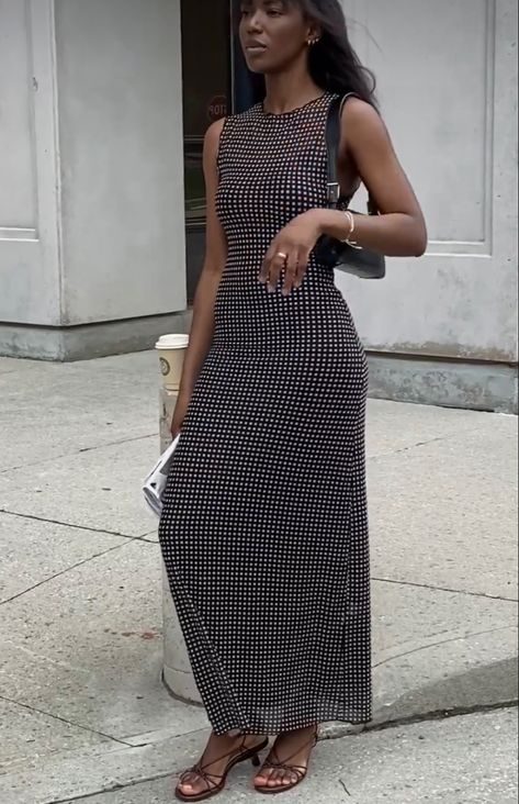 Floral Maxi Dress Outfit Summer, Sundress Outfit Inspiration, Simple Feminine Outfits, Sundress Modest, Black Women Dress, Elegant Outfit Classy, Maxi Dress Outfit, Stylish Work Attire, What To Wear To A Wedding