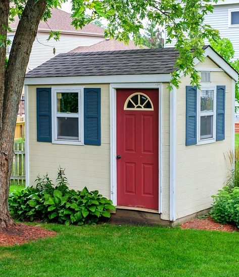 Practical Garden Shed Ideas That Will Make Your Yard Charming Transitional French Country, Organize Tools, Practical Garden, Garden Shed Ideas, Floor Renovation, Farmhouse Coastal, Cozy Backyard, Wooden Sheds, Backyard Shed