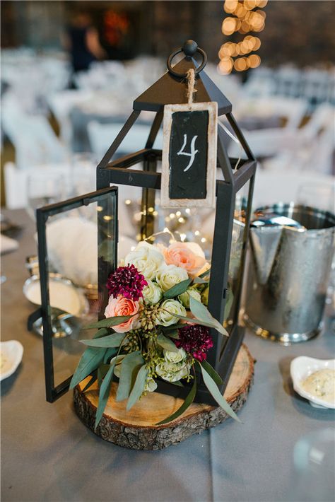 Lantern Centerpiece Wedding, Simple Wedding Centerpieces, Lantern Ideas, Lantern Centerpieces, Wedding Reception Centerpieces, Wedding Floral Centerpieces, Reception Centerpieces, Wedding Lanterns, Rustic Wedding Centerpieces