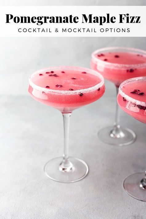 Elegant Cocktails, Pomegranate Cocktail Recipes, Pomegranate Cocktails, Amazing Cocktails, Raspberry Cocktail, Fizz Cocktail, Pomegranate Recipes, Pretty Cocktails, Liquor Drinks