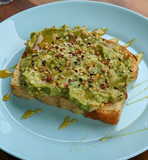 What To Eat With Hot Honey, Honey Avocado Toast, Avocado Toast Hot Honey, Avocado Toast With Hot Honey, Avocado Toast Calories, Avocado Toast Seasoning, Hot Honey Breakfast, Hot Honey Toast, Spicy Avocado Toast