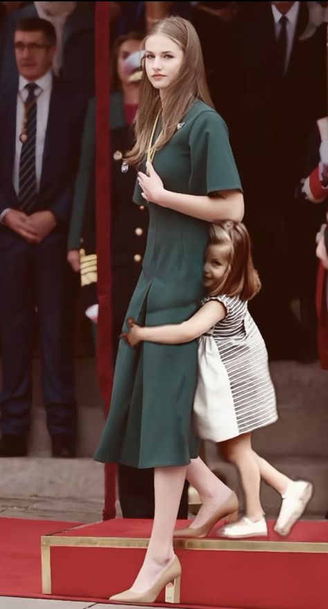 Leonor Princess Of Asturias Aesthetic, Leonor Princess Of Asturias Outfits, Princess Leonor Aesthetic, Princess Leonor Style, Princess Of Spain Leonor, Princess Leonor Of Spain Style, Royalty Dress Aesthetic, Infanta Sofia Outfits, Princess Leonor Outfits