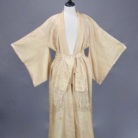 Vintage 1920s Embroidered Belted Silk Kimono Robe Dressing Gown, Japanese Flapper Kimono 20s Boudoir Coat Vintage Dressing Gown Pattern, 1920s Dressing Gown, Flapper Kimono, Vintage Dressing Gown, Floral Gown Dress, Wild Party, 1920's Style, Silk Dressing Gown, Silk Kimono Robe