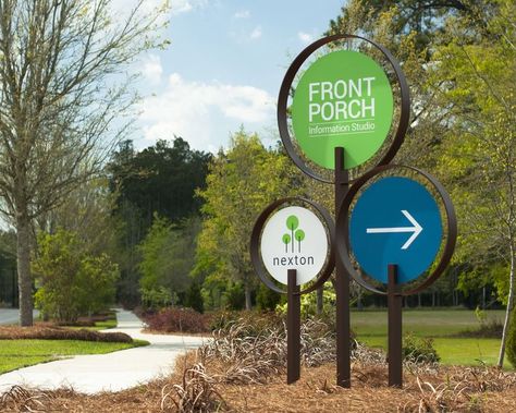 Outdoor Signage Ideas, Wayfinding Signage Outdoor, Signage Design Outdoor Creative, Park Signage Design, Directional Signs Design, Fun Signage, Interpretive Signage, University Design, Signage Wayfinding