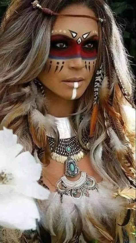 Native Makeup, Native American Makeup, Warrior Makeup, Native American Face Paint, Viking Halloween Costume, Viking Makeup, Fall Eyeshadow, Carnaval Outfit, American Indian Girl