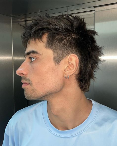 Spiky haircut = @lucroshani Spiky Punk Hair Men, Warrior Haircut Men, Spiky Short Hair Men, Male Short Haircut, Warrior Cut Men, Men Piercing Ideas, Warrior Haircut, Medium Haircut Men, Spiky Mullet