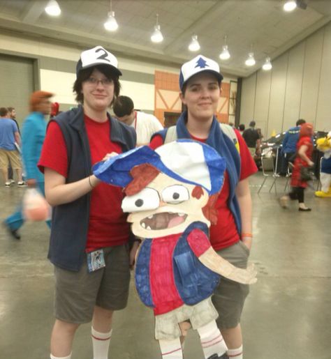 So creative! Gravity Falls Cosplay, Fall Memes, Gravity Falls Funny, Desenhos Gravity Falls, Rescue Rangers, Gravity Falls Comics, Gravity Falls Art, Epic Cosplay, Cosplay Tips