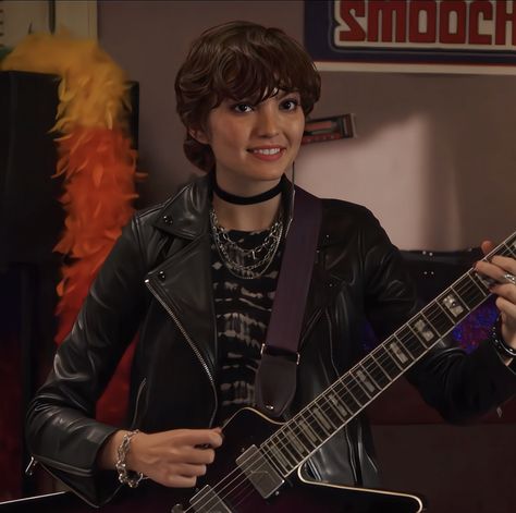 #rockstar #rockstyle #music #aesthetic #nickelodeon #theloudhouse #musician #band #guitar #guitarist #purple #purpleaesthetics #mullet #gayartist #gay #girlfriendmaterial #girlfriend #guitarplayer #guitarsdaily #guitaramp #singer #singing Luna Loud Live Action, Lynn Loud Live Action Icons, Sophia Woodward, Annaka Fourneret, Luna X Sam, The Loud House Luna, The Really Loud House, Really Loud House, Teenage Movie