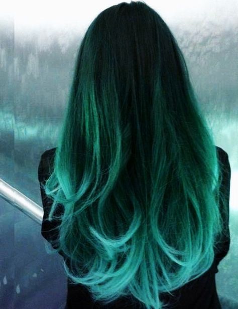 Photo Mint Hair Color, Green Hair Ombre, Brown Ombre Hair Color, Mint Green Hair, Green Hair Dye, Style Vert, Mermaid Hair Color, Dyed Hair Pastel, Ombre Blond