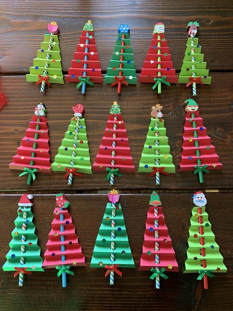 Christmas Decorations For Children To Make, 2nd Grade Class Christmas Gifts, Christmas Students Gifts, Christmas For Classmates, Christmas Gift Classmates Kid, Mailable Christmas Treats, Christmas Gifts Classmates, Diy Student Christmas Gifts, School Christmas Crafts Elementary