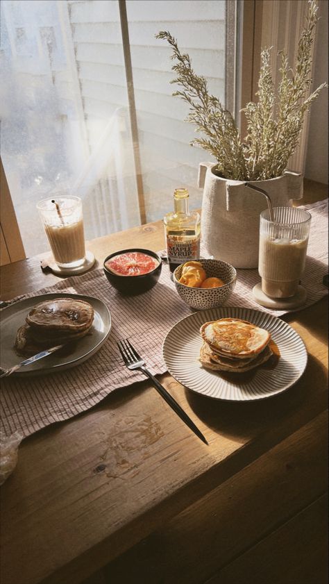 Morning Cozy Aesthetic, Relax Day Aesthetic, Breakfast Pictures Aesthetic, Homey Feeling Aesthetic, Cosy Lifestyle Aesthetic, Cozy Living Aesthetic, Kitchen Morning Aesthetic, Easy Morning Aesthetic, Elegant Vibes Aesthetic