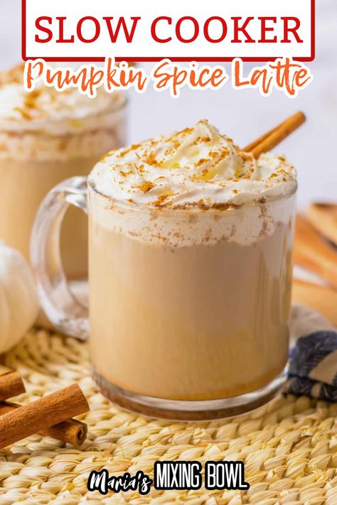 Slow cooker pumpkin spice latte makes it easy to whip up a piping hot mug of sweet, delicious fall that everyone will love! Crockpot Pumpkin Spice Latte, Pumpkin Spice Latte Crockpot, Pumpkin Beverages, Pumpkin Pie Latte Recipe, Pumpkin Pie Latte, Coffee Punch, Pumpkin Spiced Latte Recipe, Slow Cooker Pumpkin, Pumpkin Chai