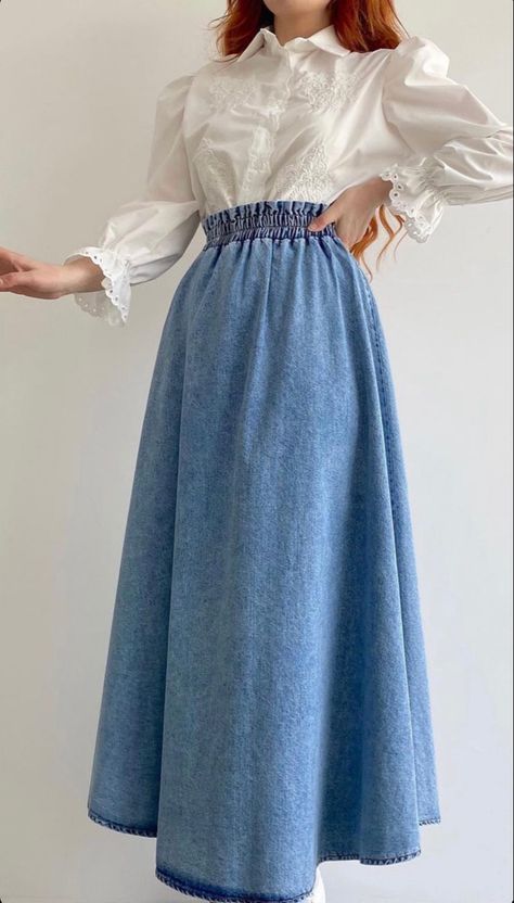 Trendy Long Skirts, Long Skirt Outfits Formal Classy, Jeans Skirt Outfit Ideas, Blue Long Skirt Outfit, Long Blue Skirt Outfit, Blue Skirt Outfit Ideas, Jean Long Skirt, Blue Skirt Long, Formal Inspiration