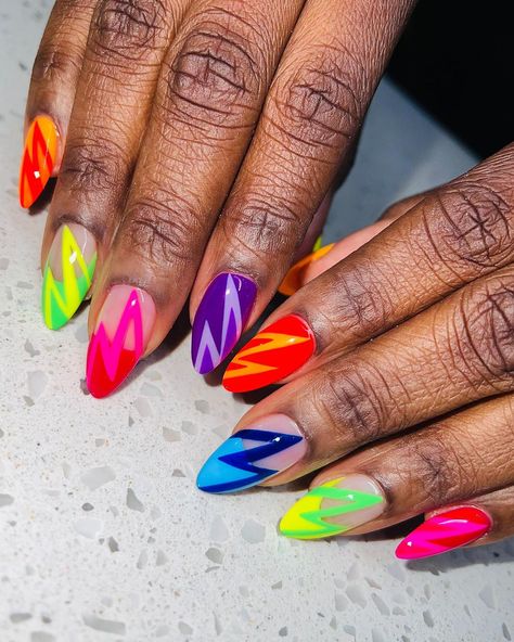 ♦️🟧🟢Prismatique🟣🟦♦️ A burst of color with a vibe of neo expressionism ✨ | Instagram Bright Gel Nails, Neon Pink Nails, Bright Nail Designs, Rainbow Nails Design, Shellac Colors, Burst Of Color, Neo Expressionism, Nail Pops, Nails Now