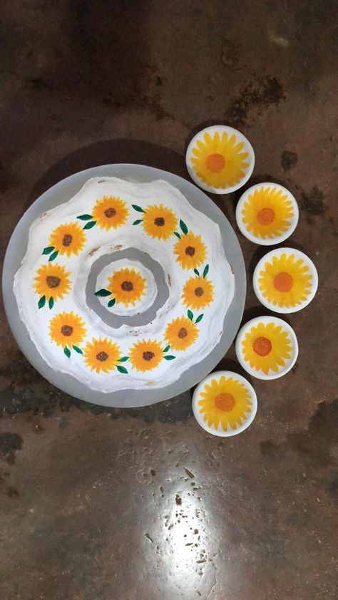 Diya Paintings For Diwali, Diya Paintings, Navratri Decoration, Diya Decoration Ideas, Yt Ideas, Cute Easy Paintings, Warli Painting, Diya Decoration, Diwali Special