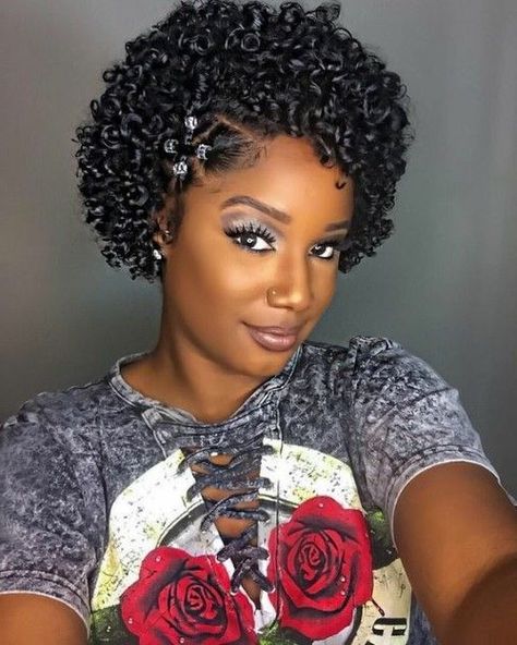 Short Curly Weave Hairstyles, Short Curly Weave, Perm Rod Set, Cabello Afro Natural, New Natural Hairstyles, Saturday Vibes, Natural African American Hairstyles, Curly Weave Hairstyles, Curly Weaves