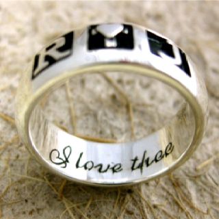 i want our rings to have writing on the inside Romeo Juliet Wedding, Film Romeo And Juliet, Juliet Capulet, Heart And Cross, Baz Luhrmann, Claire Danes, Romeo Juliet, Movie Props, Drama Queens