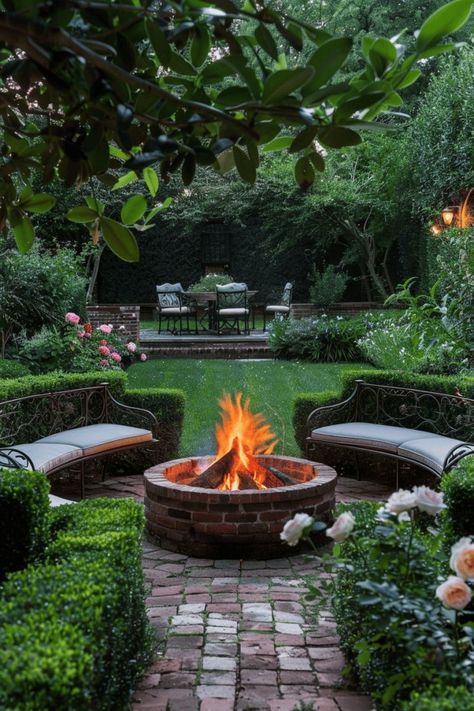 Lounge Garden Ideas, Natural Fire Pit Ideas Backyard, Backyard Fire Pit Ideas Lounge Areas, Diy Fence Ideas, Yard Oasis, Creative Landscaping, Garden Goals, Fire Pit Ideas, Brick Fire Pit