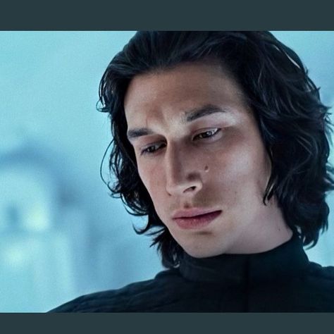 Adam Driver!! on Instagram: “Ohh wowww🤩🙌🏻 -Why is Ben Solo so handsome ?  #bensolo #kyloren #adamdriver #starwars #theriseofskywalker #handsome #cute #beautiful #perfect” Adam Drive, Ren Star Wars, Kylo Ren Adam Driver, Star Wars Kylo Ren, Film Anime, Star Wars Men, Daisy Ridley, Matthew Gray Gubler, Carrie Fisher