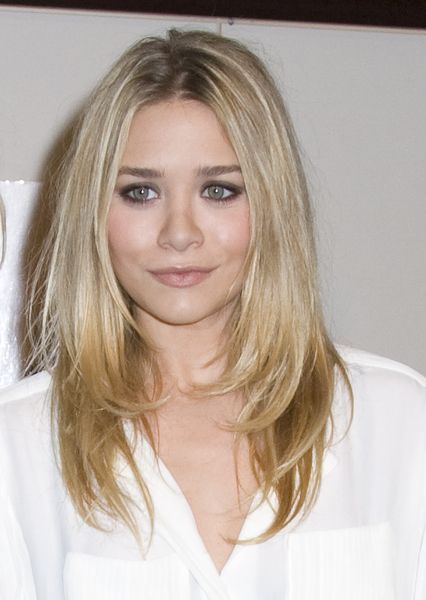 cutie cut & style Olsen Hair, Straight Hair Cuts, Hair Styles 2014, Ashley Olsen, Hot Hair Styles, Hair Color And Cut, Long Hair Cuts, Celebrity Hairstyles, Layered Haircuts