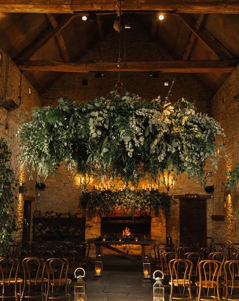 Foliage Chandelier Wedding, Earthy Floral Wedding, Wedding With Lots Of Greenery, Hanging Foliage Wedding, Indoor Woodland Wedding, Rustic Modern Wedding Venues, Dark Earthy Wedding, Greenhouse Wedding Decor, Indoor Wedding Venue Ideas