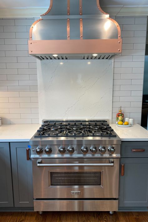 ⁠ 🔥 Upgrade your kitchen game! Our sleek AT6 stainless steel range hood will not only elevate your kitchen's style, but also keep it smelling fresh and clean. Say goodbye to lingering odors and hello to a more enjoyable cooking experience! 😍🍳 Don't miss out on this must-have kitchen essential – tap the link in our bio to shop now! ✨💯⁠ ⁠ #rangehoodesign #kitchenventilation #designerhoods #kitchenremodel #kitchendesign⁠ ⁠ French Kitchen Design, White Kitchen Countertops, Steel Range Hood, Antique Brass Lighting, Hood Ideas, Kitchen Ventilation, Brown Kitchen Cabinets, Wood Range Hood, Custom Range Hood