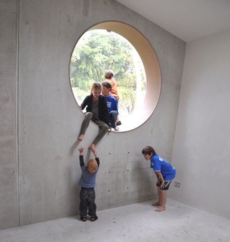 . Bubble Window, Carport Modern, Window Place, Arch Inspiration, Round Window, Underground Homes, Mountain Home, Mountain House, Concrete Wall