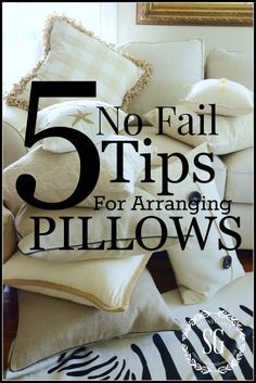 5 NO FAIL TIPS FOR ARRANGING PILLOWS lots of easy to do ideas! stonegableblog.com Stone Gable, Winter Pillows, Apartment Decoration, Pillow Arrangement, Pink Throw Pillows, Pillows And Throws, Perfect Pillow, Home Decor Tips, Interior Design Tips