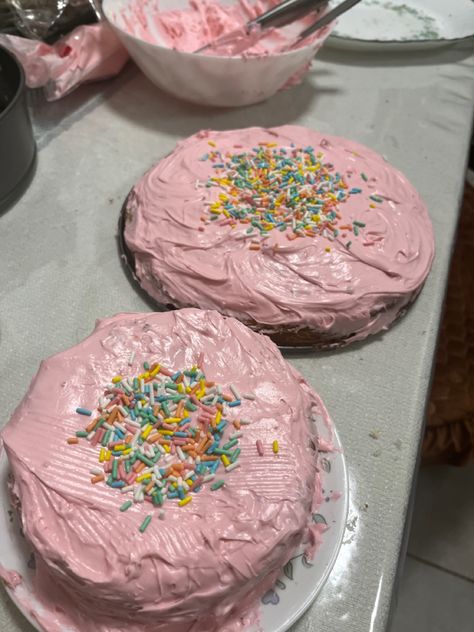 Messy Cake Design, Mess It Up Cake, Messy Frosting Cake, Messy Room Cake, Mess It Up Gracie Abrams Cake, Messy Cake, Messy Cake Aesthetic, Ugly Cakes, Everything And Nothing