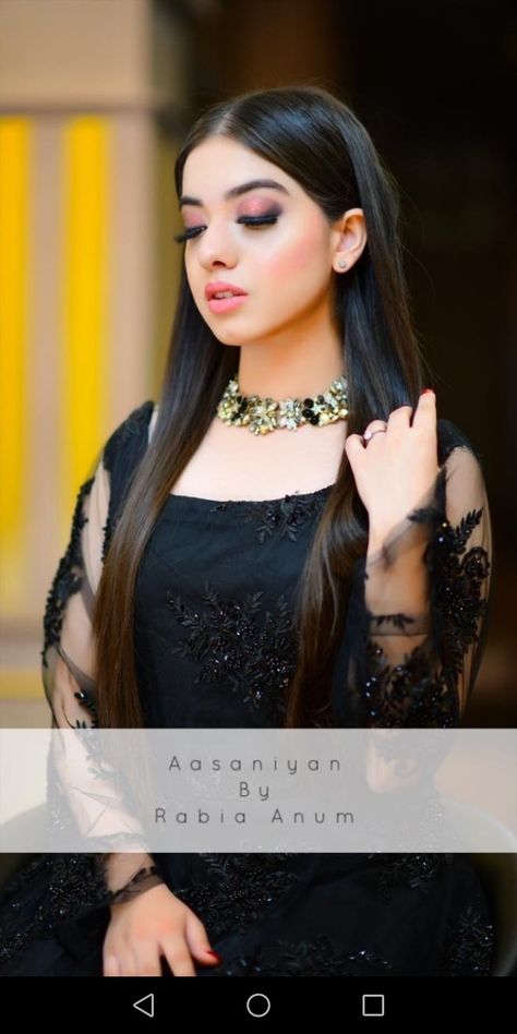 Arisha razi khan Black Suit Makeup, Arisha Razi, Pakistani Bridal Makeup, Trendy Party Dresses, Pakistani Formal Dresses, Beauty Makeover, Black Dresses Classy, Bridal Dresses Pakistan, Pakistani Wedding Outfits