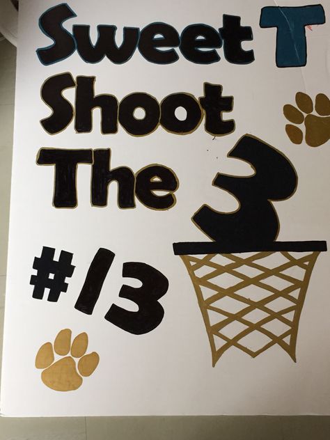 3 Pointer Basketball Sign, Basketball Signs For Players, Basketball Sign Ideas, Basketball Poster Ideas Signs Funny, 1000 Points Basketball Ideas, Posters For Basketball Games, Basketball Game Posters, Basketball Signs For Games, Basketball Poster Ideas For Players