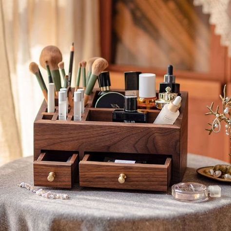 #fashion #beauty #jewelrybox Makeup Organizer Wood, Wood Tool Box Ideas, Cosmetic Organizer Diy, Wood Makeup Organizer, Wooden Makeup Organizer, Small Easy Woodworking Projects, Wood Things, Wooden Desk Organizer, Handmade Makeup