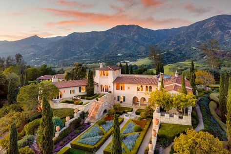 Villa Driveway, Italian Fresco, Italian Estate, Ocean Island, European Elegance, Timeless Architecture, Mediterranean Villa, Coastal California, Villa Wedding