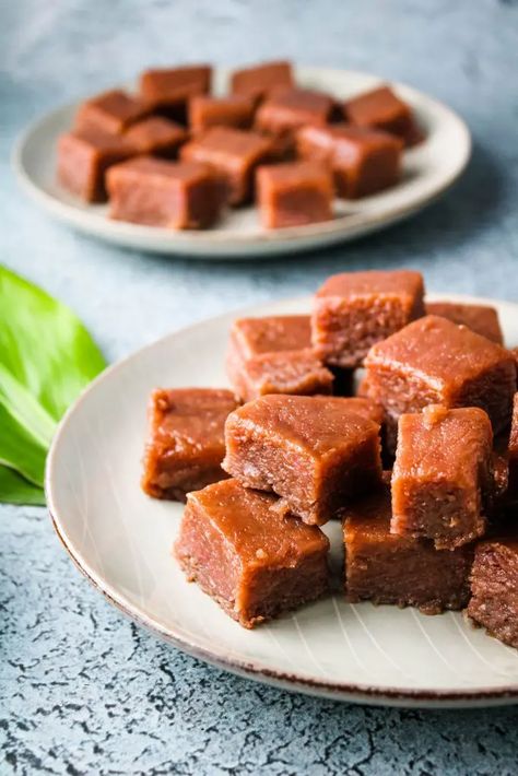 Kulolo Recipe, Taro Pudding, Hawaii Desserts, Hawaiian Dessert Recipes, Hawaiian Dessert, Taro Recipes, Ono Kine Recipes, Hawaiian Desserts, Hawaii Food