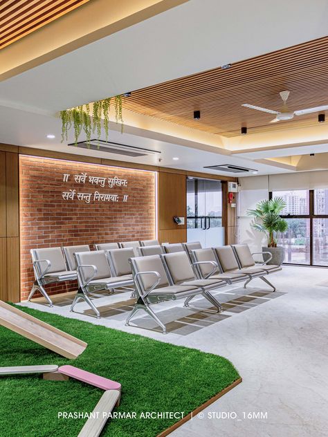 Hospital Interior Design Reception Areas Waiting Rooms, Dr Cabin Interior, Hospital Lobby Interior Design, Hospital Reception Counter Design, Opd Interior, Reception Area Design Waiting Rooms, Hospital Waiting Area Design, Hospital Reception Design, Reception Area Design Office