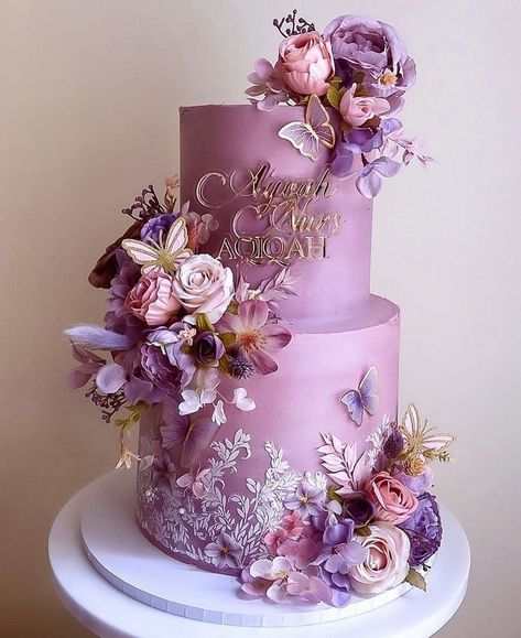 Fairytale Sweet 16 Cake, Purple Floral Wedding Cake, Purple Wedding Cake Ideas, Purple Cake Designs Birthday, Purple Quinceanera Ideas, Purple Floral Cake, Floral Cake Ideas, Debut Cake, Bolo Rapunzel