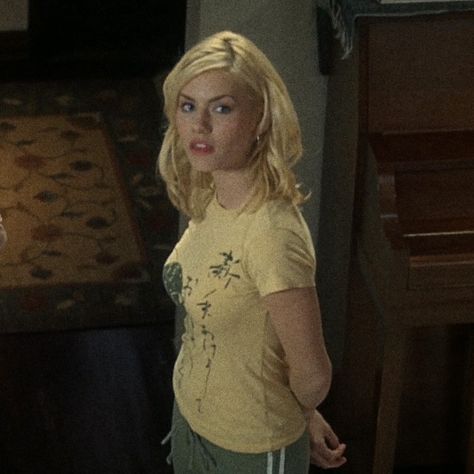 Elisha Cuthbert Girl Next Door, The Girl Next Door Aesthetic, The Girl Next Door Outfits, The Girl Next Door Movie, The Father Movie, Girl Next Door Movie, Girl Next Door Aesthetic, The Girl Next Door 2004, Not Another Teen Movie