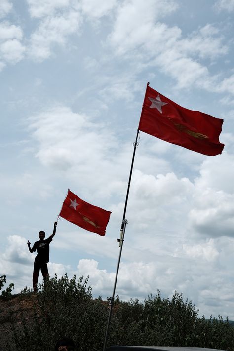 #Myanmar #Motorsport #cthuaungphotography #NLD #2020 #Mandalay #burma Nld Myanmar, Myanmar Flag, Album Artwork Cover Art, Haha Photos, Mandalay, Cartoon Pics, Halloween Art, Myanmar, Cover Art