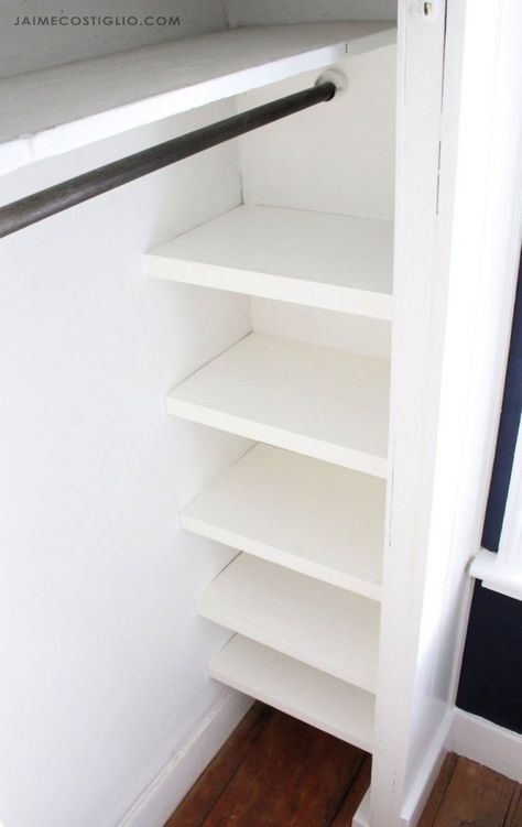 Easy Closet Shelves, Diy Shelves Easy, Simple Shelves, Easy Closet, Diy Closet Shelves, Closet Redo, Entry Closet, Simple Closet, Closet Renovation