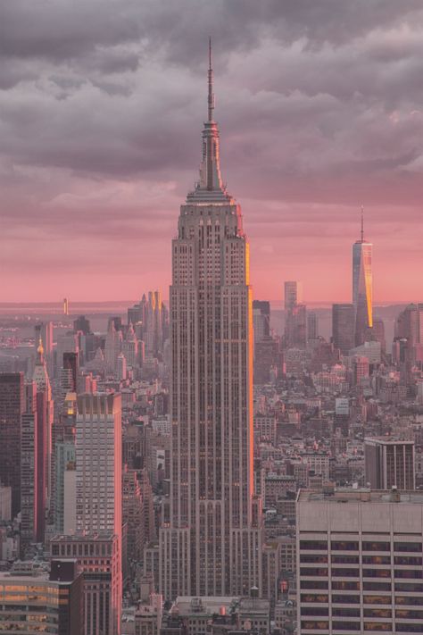 Empire State Building View, City Life Aesthetic, Dramatic Sunset, New York Wallpaper, Building Aesthetic, New York Pictures, Empire State Of Mind, Sunset City, Manhattan Nyc