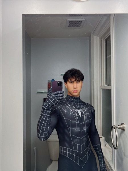 Evan Lamicella, Venom Cosplay, Spiderman Suit, Gay Costume, Cooking Fails, Spiderman Suits, Hot Costume, Spiderman Costume, Black Spiderman