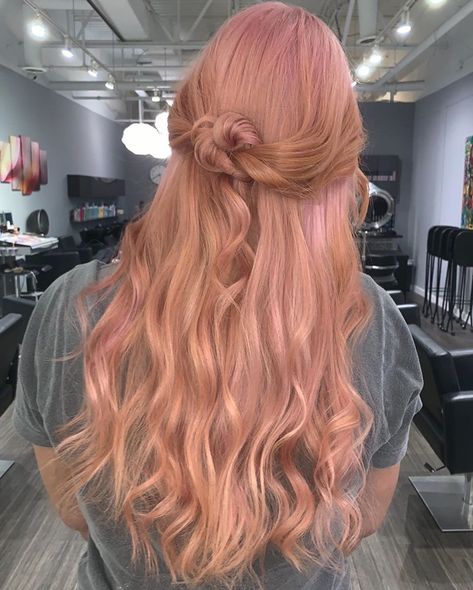 Rose Gold Hair Shadow Root, Natural Rose Gold Hair, Long Rose Gold Hair, Rose Color Hair, Rose Pink Hair Color, Rose Gold Toner, Blonde Curly Hair Natural, Dusty Rose Hair, Gold Blonde Hair