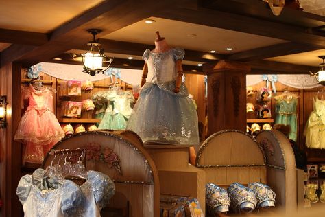 Bibbity Bobbity Boutique, Castle Dresses, Bibbidi Bobbidi Boutique, Disneyland Anaheim, Disneyland California, Boutique Dress, Fairy Godmother, Signature Look, Hotel Deals