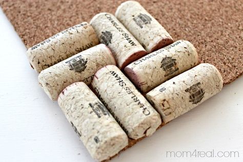 Cork Wreaths, Ceremony Favors, Wine Cork Trivet, Wine Cork Coasters, Cork Crafts Christmas, Wine Cork Wreath, Wine Cork Diy Crafts, Wine Cork Projects, Cork Wreath