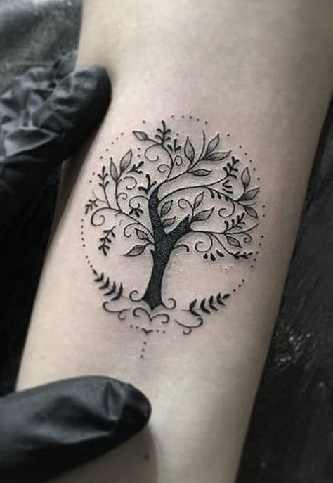 Celtic Tattoo For Women, Lotusblume Tattoo, Tree Tattoo Designs, Tasteful Tattoos, Inspiration Tattoos, Tattoos For Daughters, Tattoo Life, Family Tattoos, Elegant Tattoos