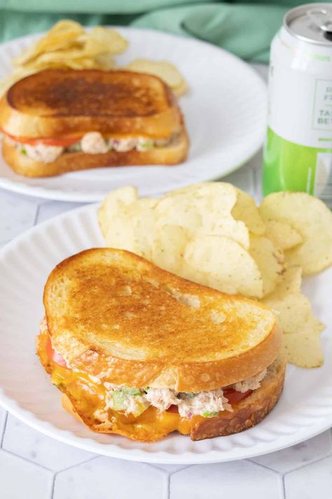 Classic Tuna Melt, Fancy Grilled Cheese Sandwiches, Italian Sandwiches, Tuna Melt Sandwich, Fancy Grilled Cheese, Tuna Melt Recipe, Hot Sandwiches, Tuna Melt, Melt Recipe