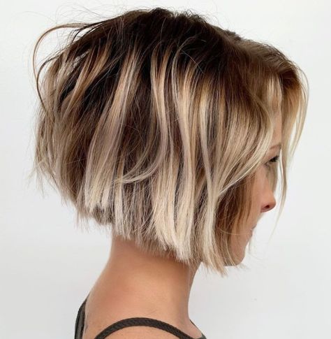 Pale Blonde Hair, Copper Blonde Hair Color, Brown To Blonde Balayage, White Blonde Hair, Beautiful Blonde Hair, Cool Blonde Hair, Balayage Hair Blonde, Short Bob Haircuts, Penteado Cabelo Curto